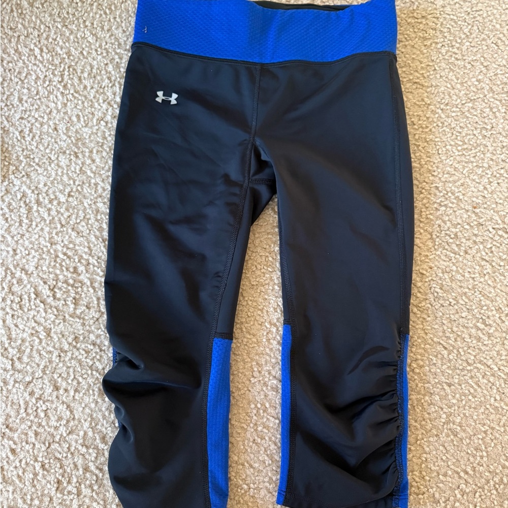 Under Armour Black and Blue Cropped Athletic Leggings